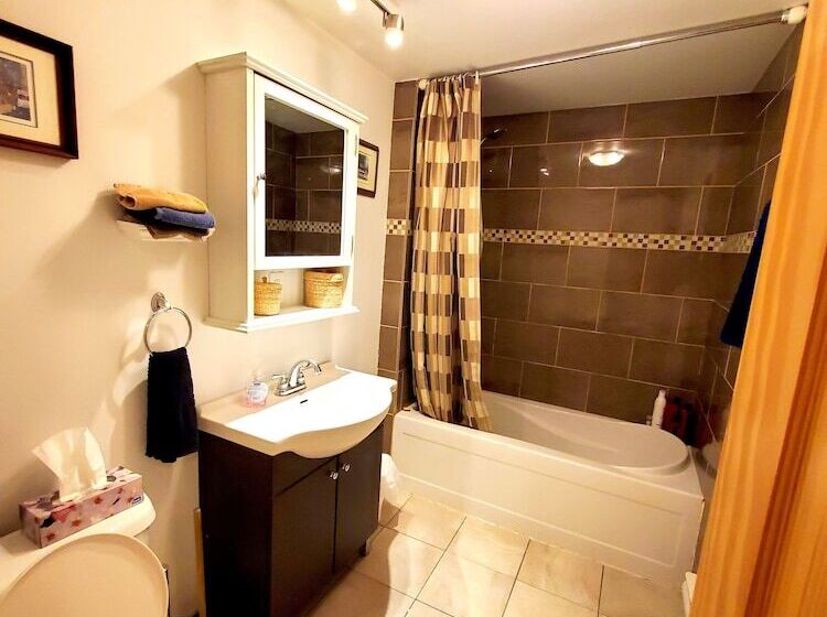 تختخواب و صبحانه Maison Montplaisir