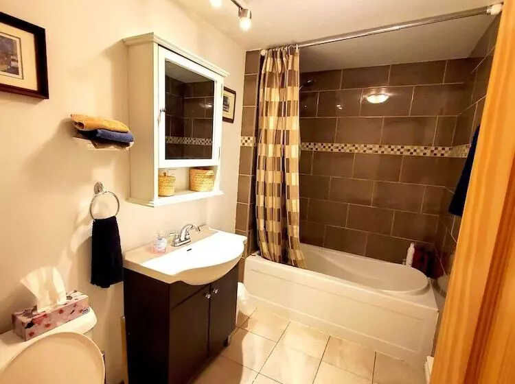 تختخواب و صبحانه Maison Montplaisir