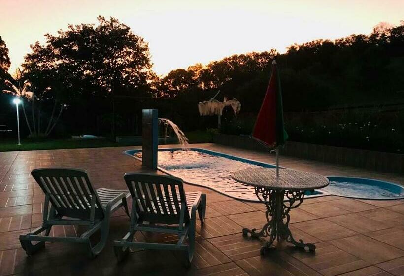 بنسيون Aconchego Na Montanha Com Banheira De Imersão E 5 Suítes 7,5km Do Centro águas De Lindóia