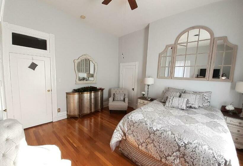 펜션 Queens Chamber W King Heavenly Bed At Nottingham Place In Wise