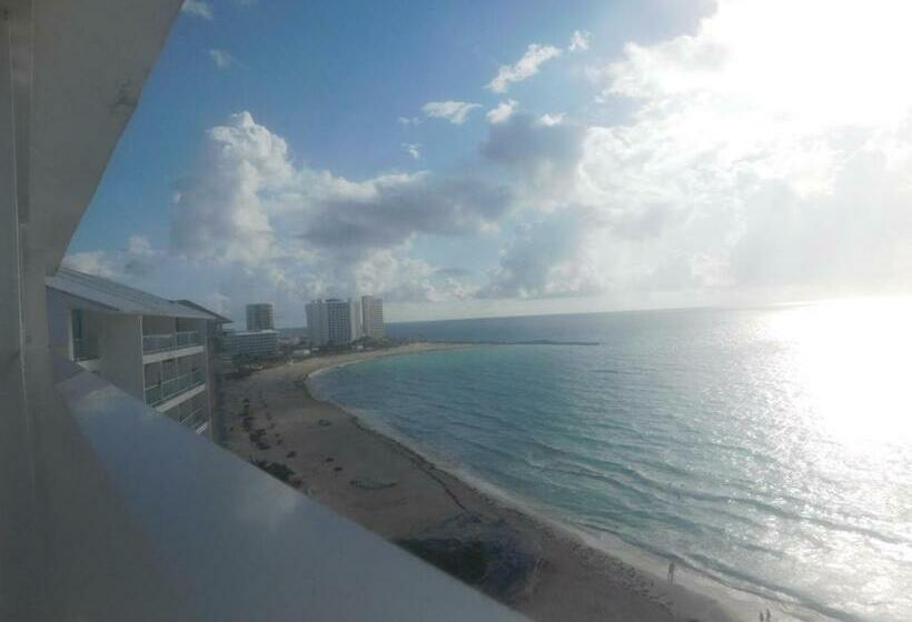 8th Floor Caribbean Beach View Studio