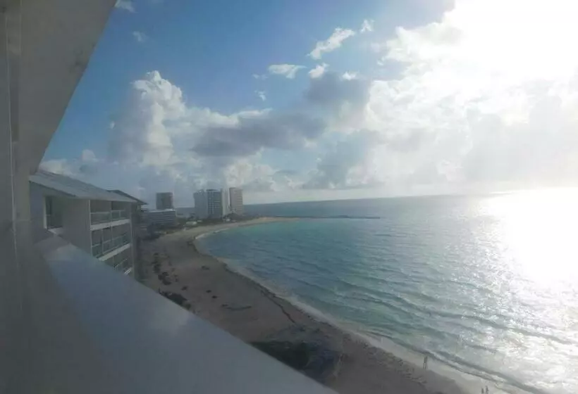 8th Floor Caribbean Beach View Studio