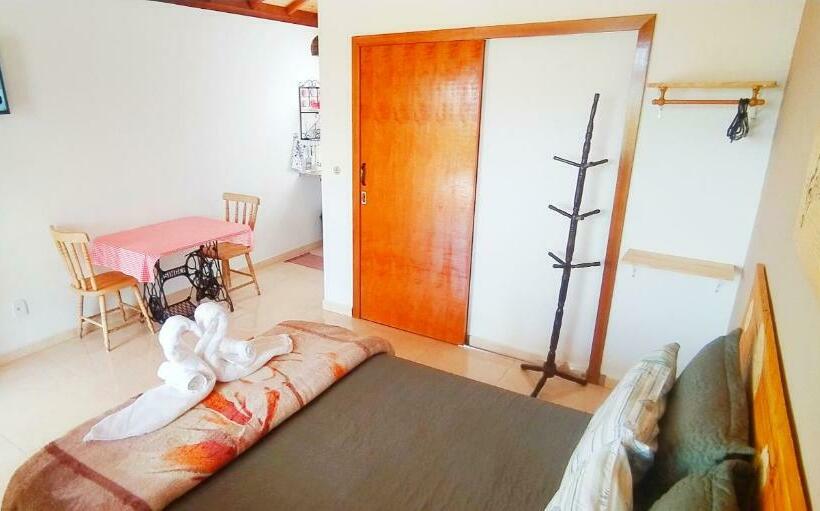 הוסטל Toca Dos Coelhos Chalés Espaço De Renovação De Energias