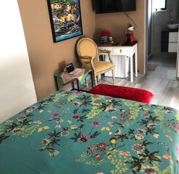 تختخواب و صبحانه Maderedocevida