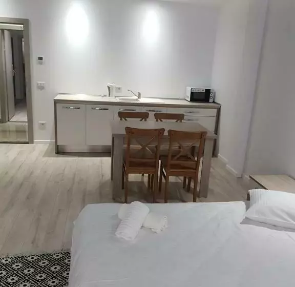 Happy Residence