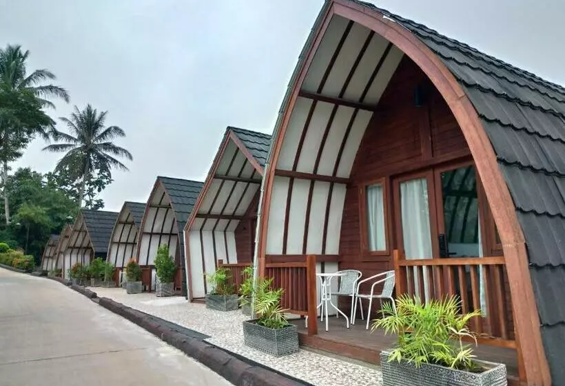 Hotel Chevilly Resort & Camp