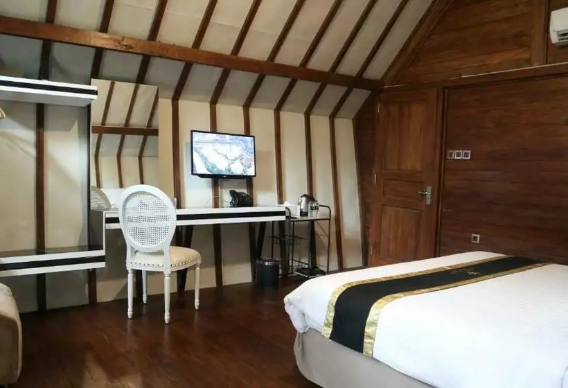 Hotel Chevilly Resort & Camp