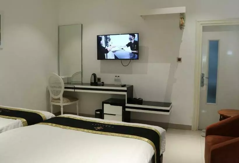 Hotel Chevilly Resort & Camp