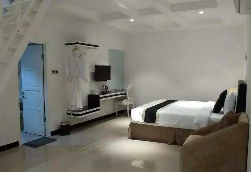 Hotel Chevilly Resort & Camp