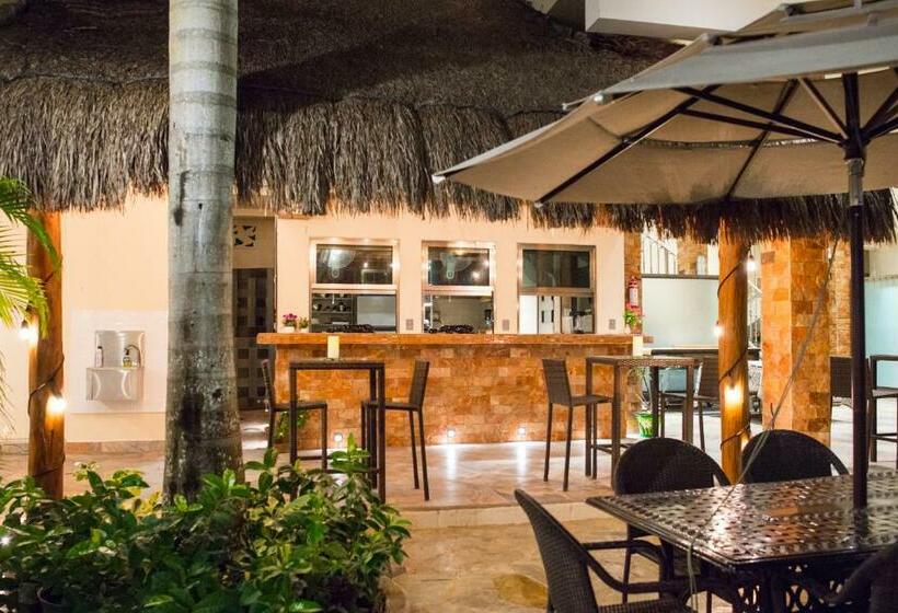 álamos Inn Hotel Con Jacuzzi Y Piscina