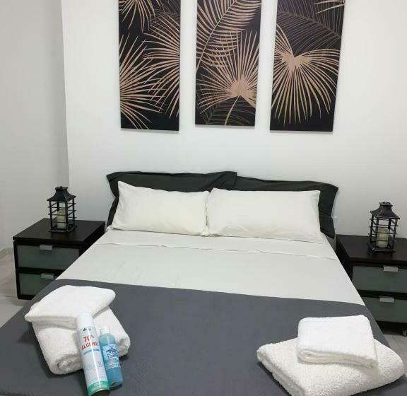 Pansiyon Comfort Aire Conditioner In Apartment Shared In Playa Las Vistas Los Cristianos Habitaciones, Stanza