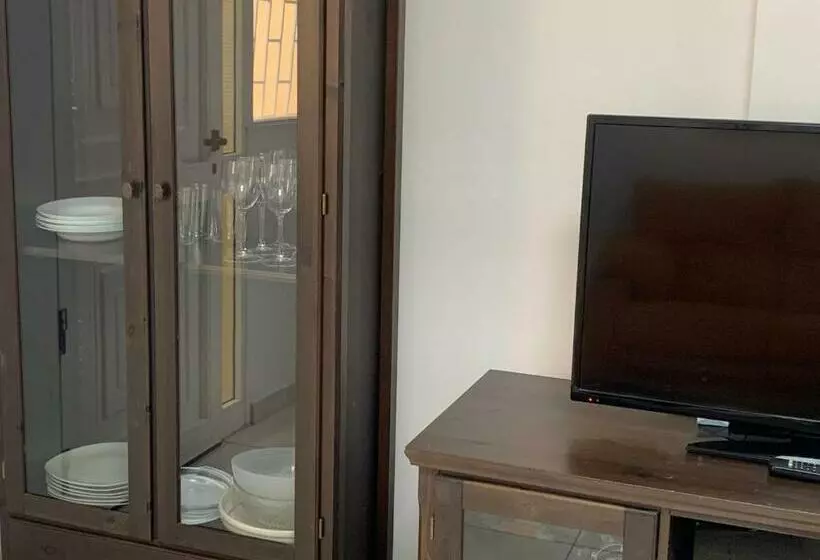 پانسیون Comfort Aire Conditioner In Apartment Shared In Playa Las Vistas Los Cristianos Habitaciones, Stanza