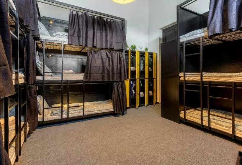 Bee Hostel