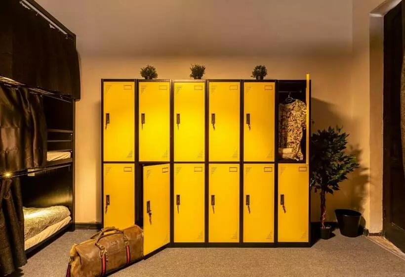 Bee Hostel