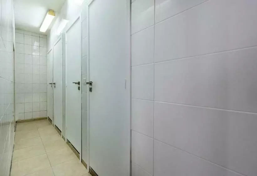 Bee Hostel