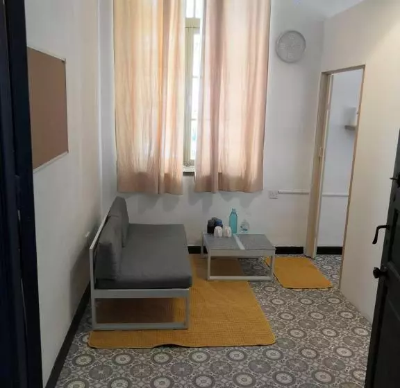 Bee Hostel