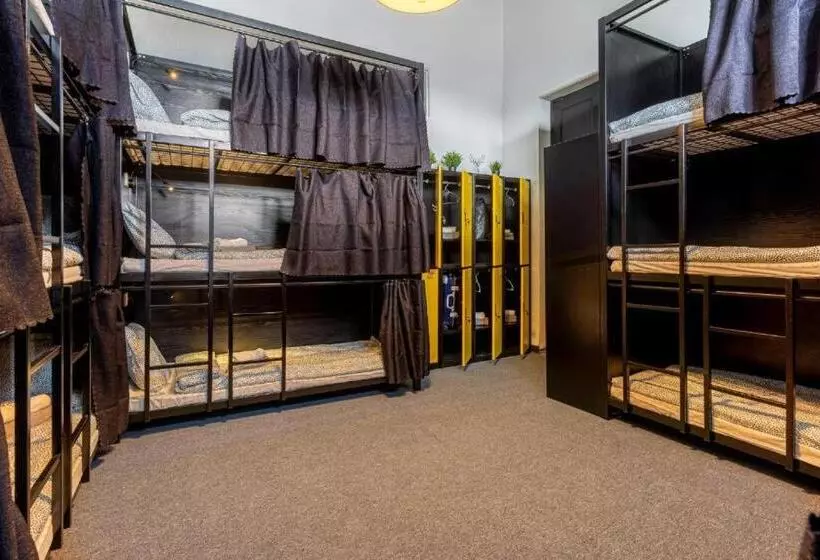 Bee Hostel
