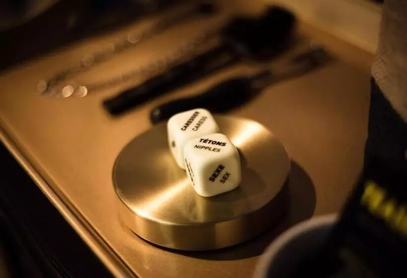 ホテル Suite 50 Nuances Avec Balnéothérapie Pour 2