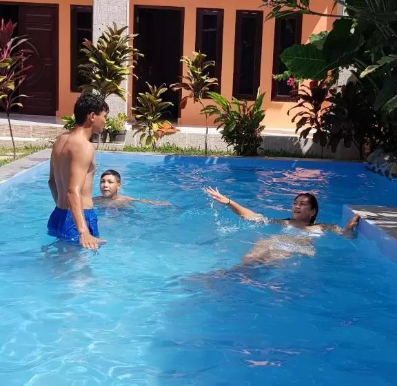 Hotelli Villa De Owis