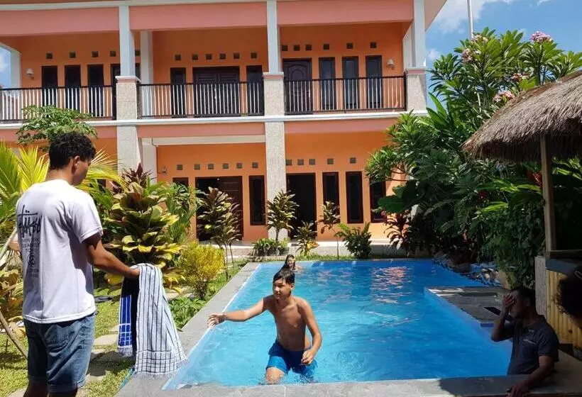 Hotelli Villa De Owis