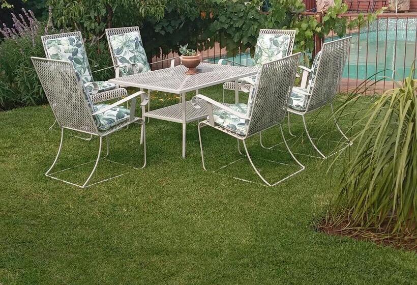 Pension Sonhos Dreams Self Catering Garden Cottages