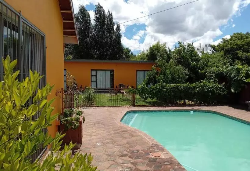 ペンション Sonhos Dreams Self Catering Garden Cottages