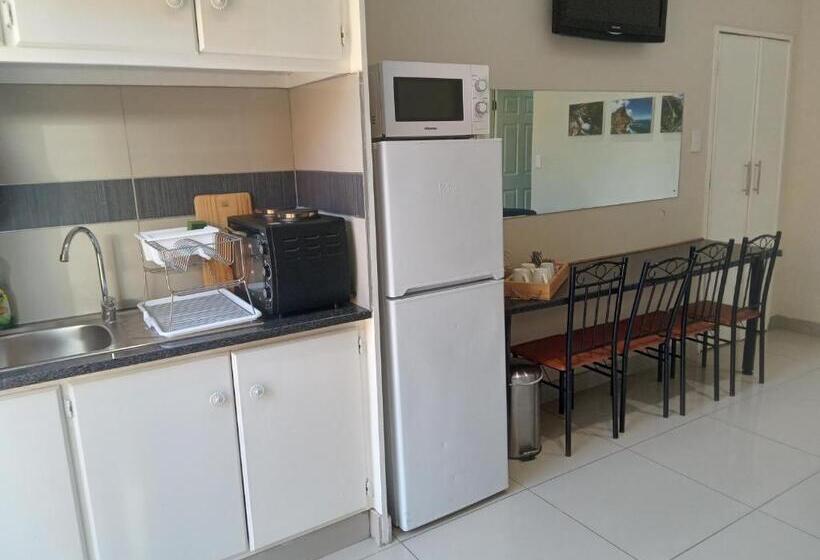 Pension Sonhos Dreams Self Catering Garden Cottages