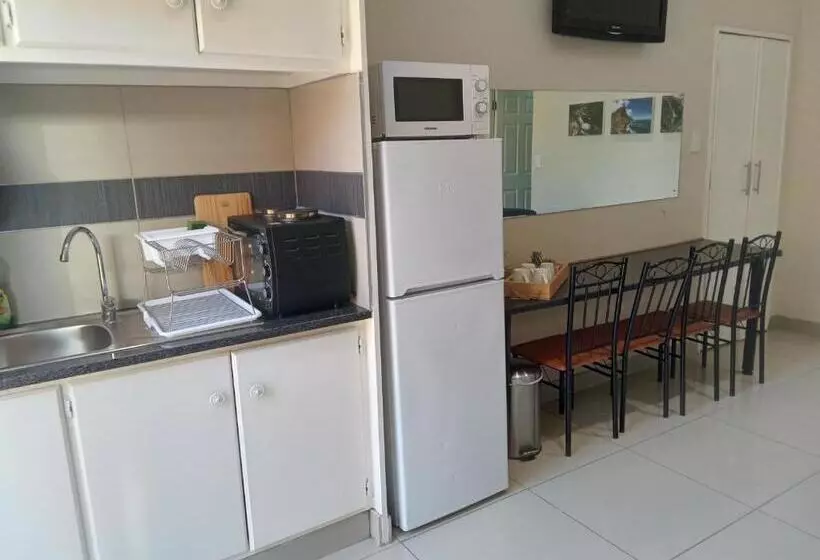ペンション Sonhos Dreams Self Catering Garden Cottages