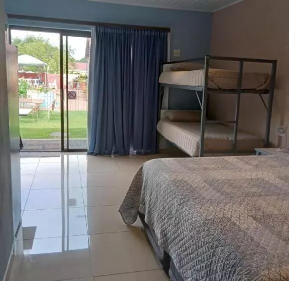 ペンション Sonhos Dreams Self Catering Garden Cottages