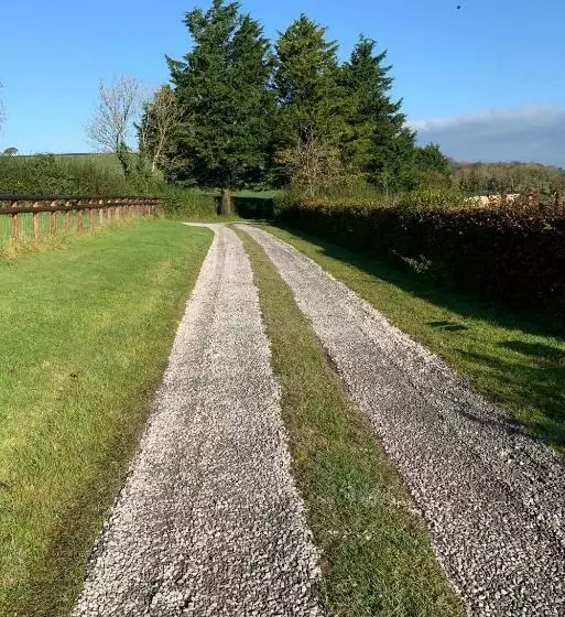 Majatalo The Reindeer Retreat Buttercup Twin