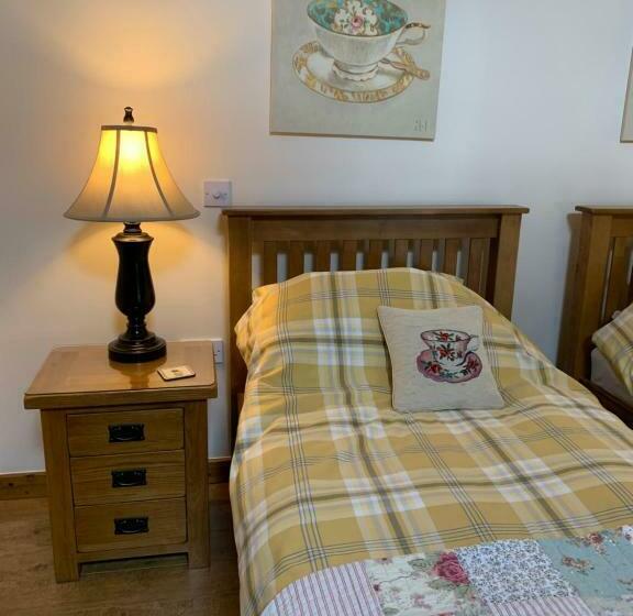 بنسيون The Reindeer Retreat Buttercup Twin