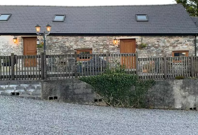 Majatalo The Reindeer Retreat Buttercup Twin