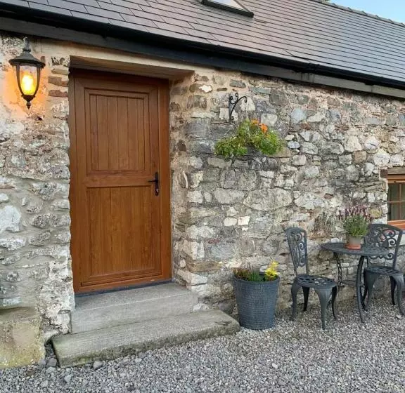 Majatalo The Reindeer Retreat Buttercup Twin