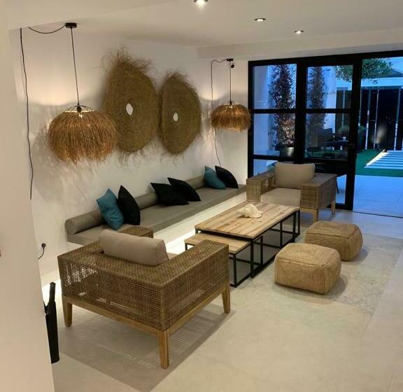 Aparthotel El Cargol