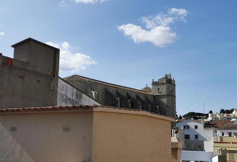 Aparthotel El Cargol