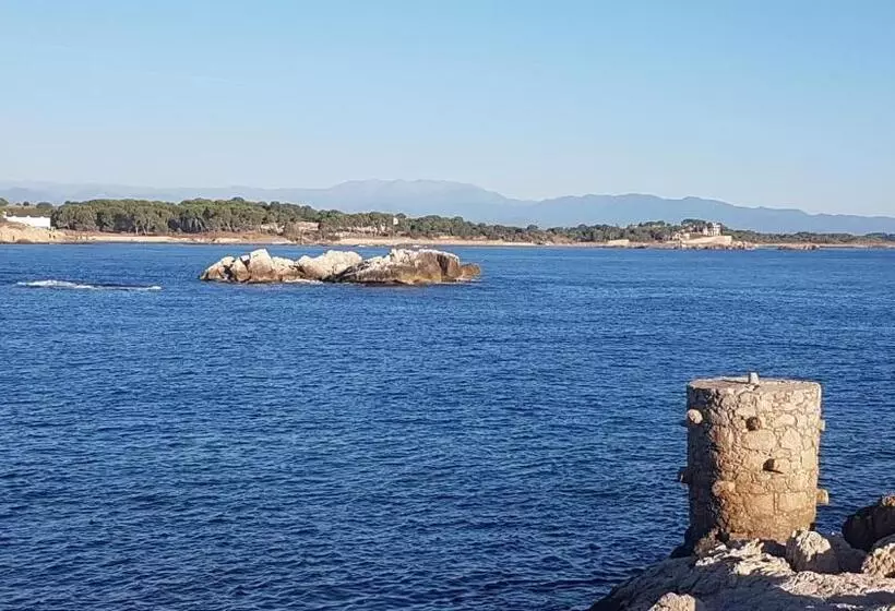 Aparthotel El Cargol