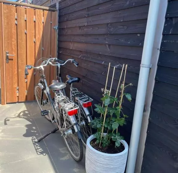 Aamiaismajoitus (B&B) Bed & Bike Gasthuus Texel