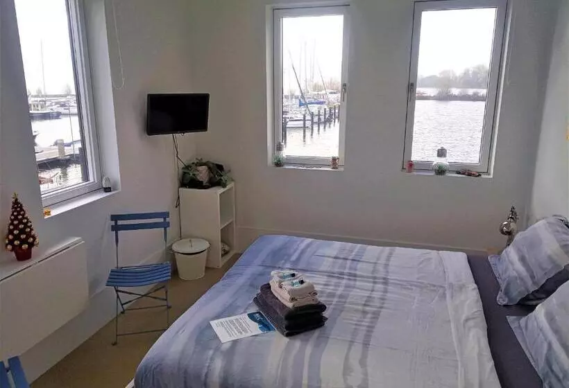 Aamiaismajoitus (B&B) Kaap Hoorn Club Bed En Breakfast