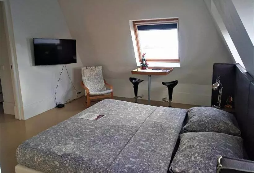 Aamiaismajoitus (B&B) Kaap Hoorn Club Bed En Breakfast