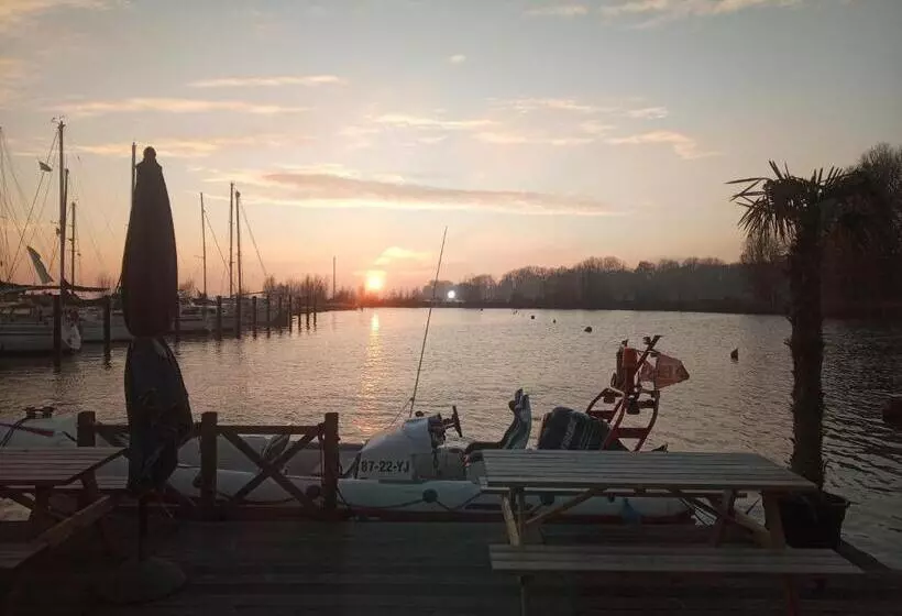 Aamiaismajoitus (B&B) Kaap Hoorn Club Bed En Breakfast