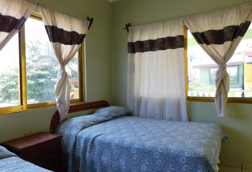 Отель Casa De Huéspedes Yoli By Rotamundos