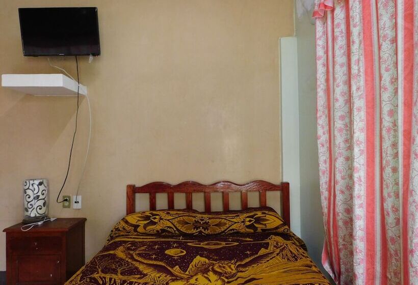 Отель Casa De Huéspedes Yoli By Rotamundos