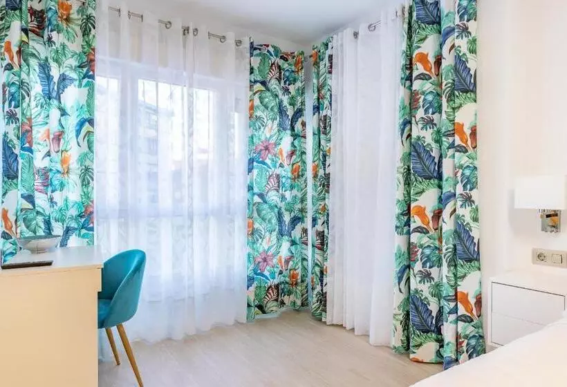 Majatalo Cruces Metro Rooms