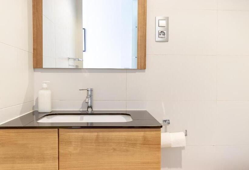 Пансион Cruces Metro Rooms