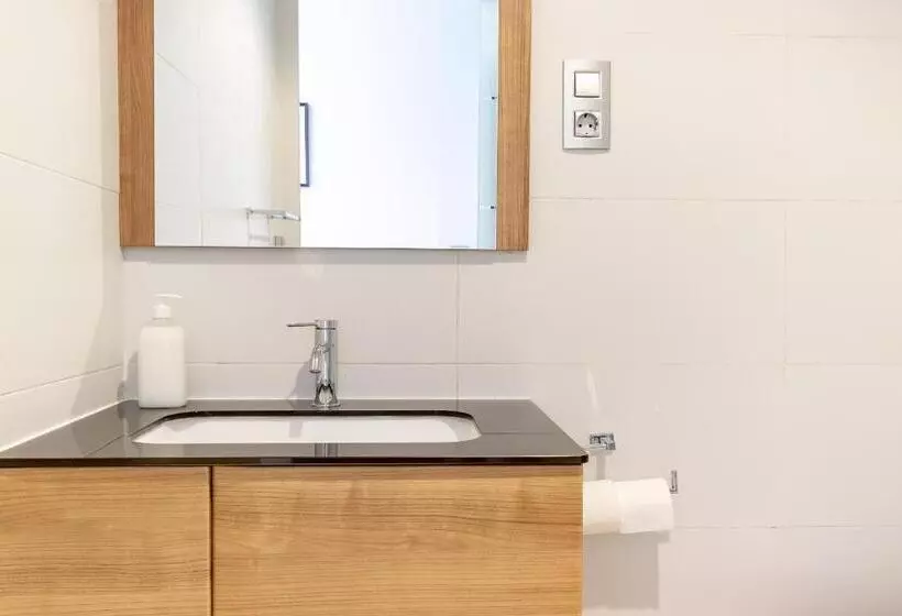 Majatalo Cruces Metro Rooms