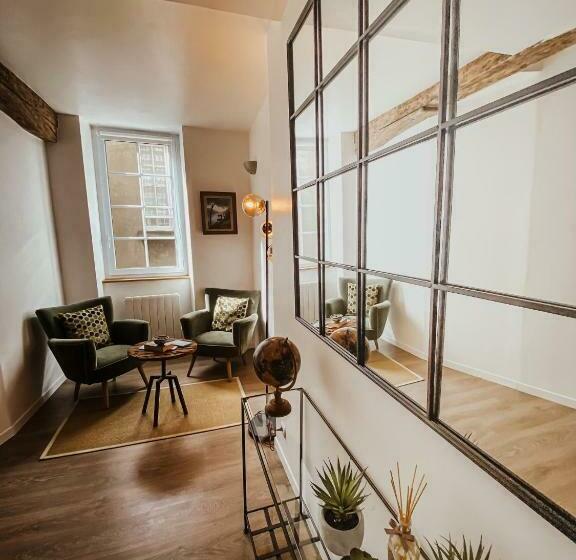 پانسیون L Accrochecoeur