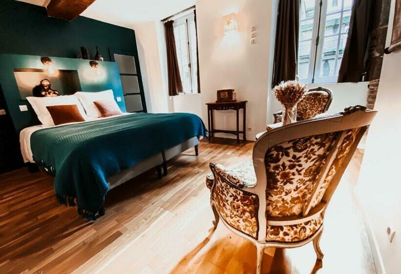 پانسیون L Accrochecoeur