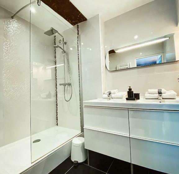 پانسیون L Accrochecoeur