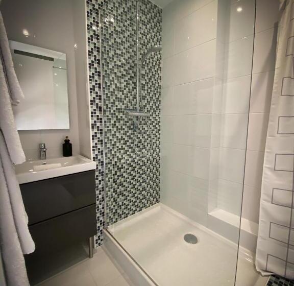 پانسیون L Accrochecoeur