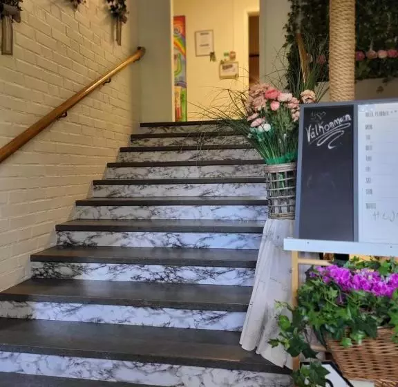 ユースホステル Kg Sleepover & Ställplats